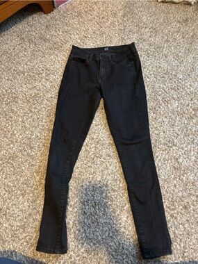 GAP True Skinny Jeans in Black